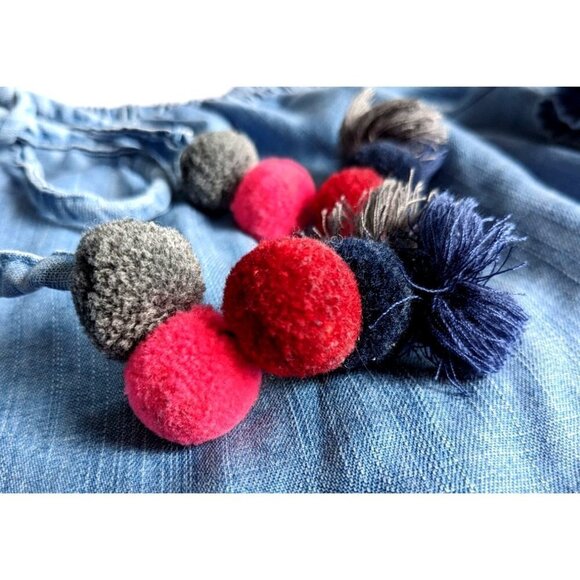 Francesa's BLUE RAIN 100% Tencel Chambray Off-Shoulder Crop Top Boho Poms Size M - Picture 2 of 7